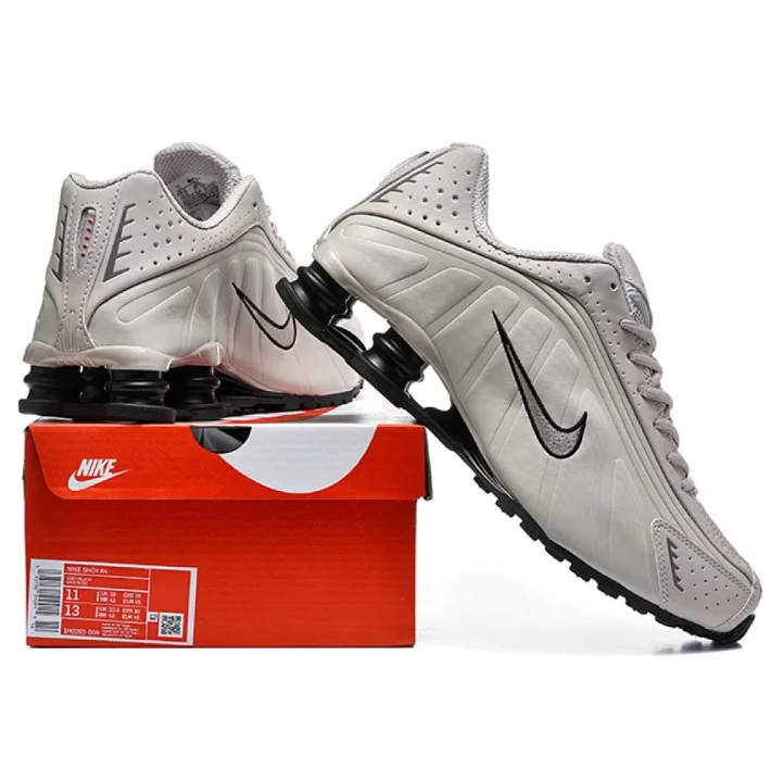 NIKE Shox R4