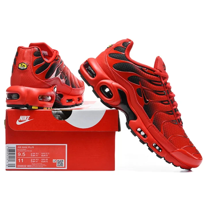 NIKE Air Max Plus