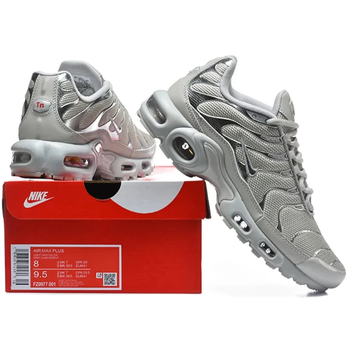 NIKE Air Max Plus
