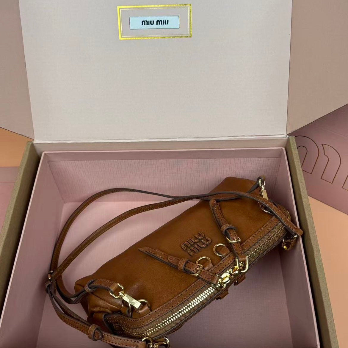 Pochette en Cuir MIU MIU