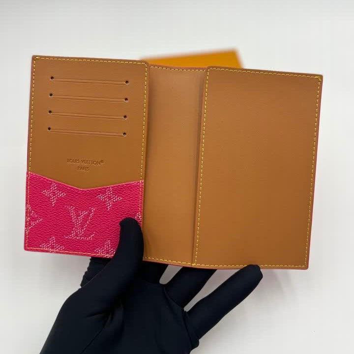 Couverture Passeport LOUIS VUITTON