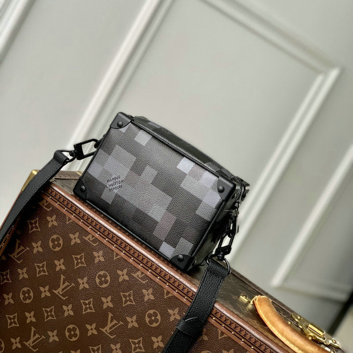 Sacoche Mini Soft Trunk Damoflage LOUIS VUITTON