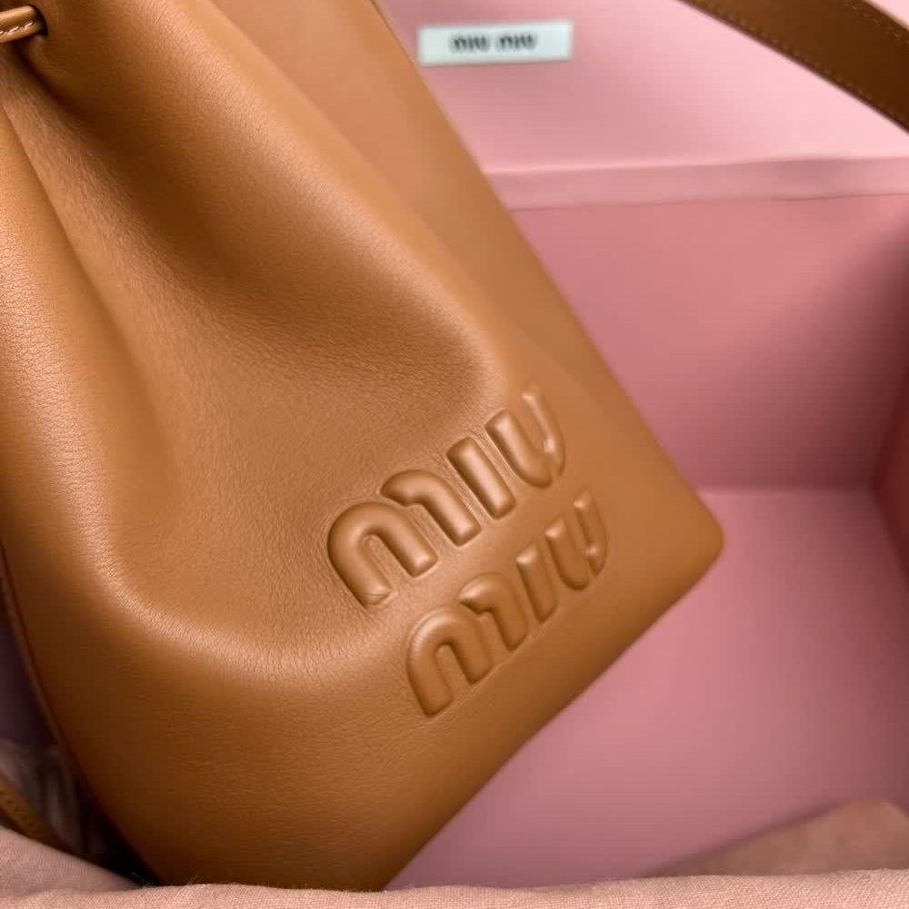 Sac Seau en Cuir MIU MIU