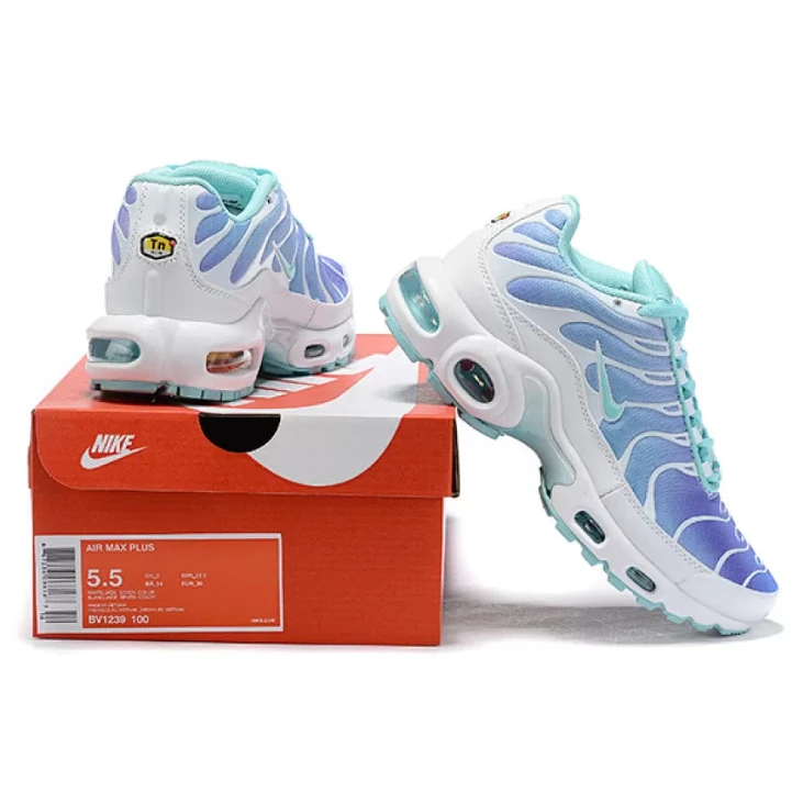 NIKE Air Max Plus "Light Aqua"