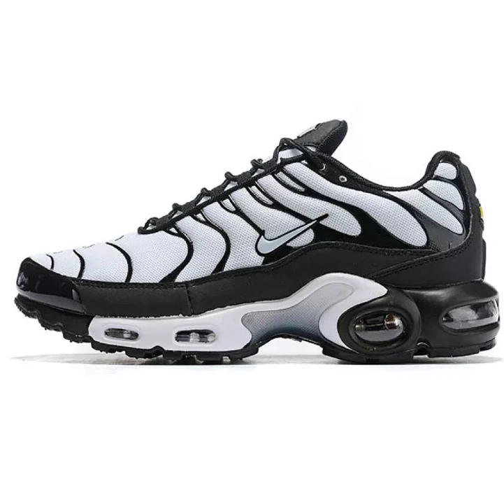 NIKE Air Max Plus "Oreo"