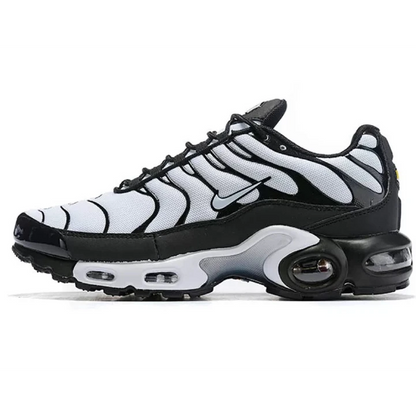 NIKE Air Max Plus "Oreo"