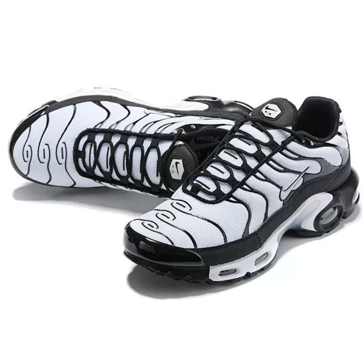 NIKE Air Max Plus "Oreo"