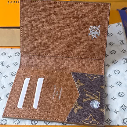 Couverture Passeport LOUIS VUITTON