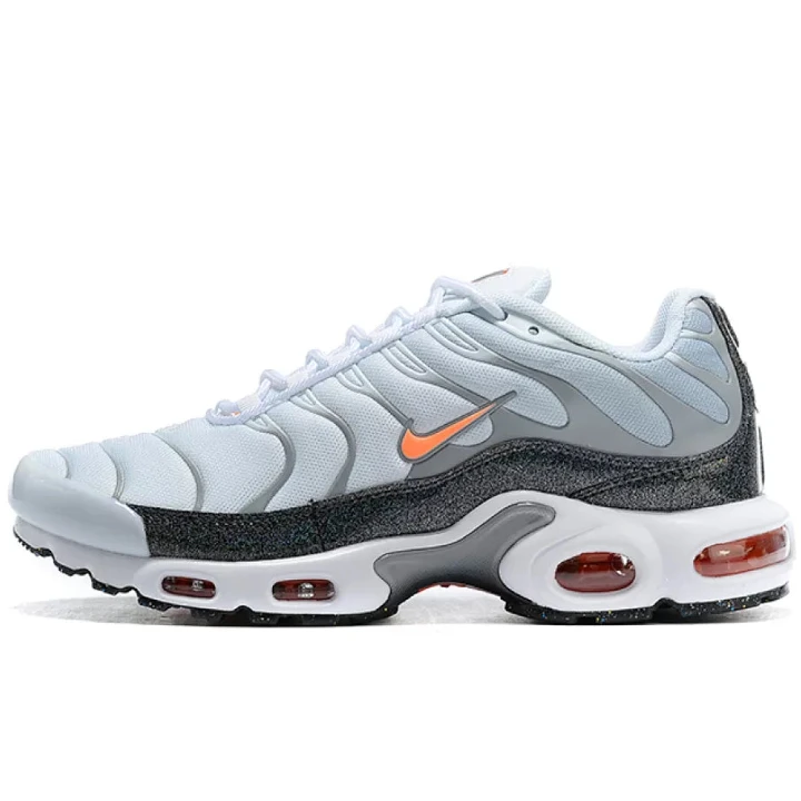 NIKE Air Max Plus "Crater"