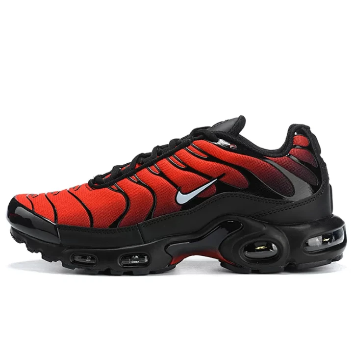 NIKE Air Max Plus