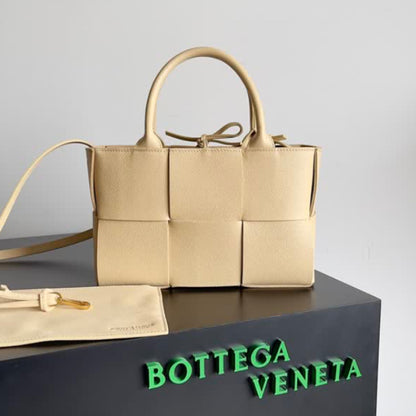 Cabas en Cuir Arco BOTTEGA VENETA