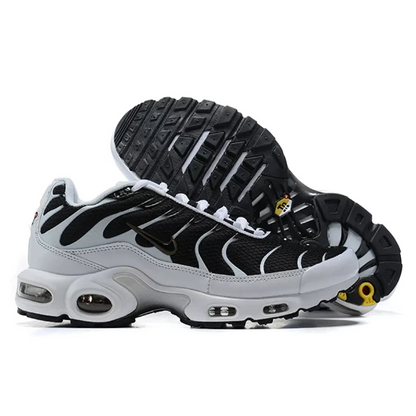 NIKE Air Max Plus "Black Metallic Pewter"