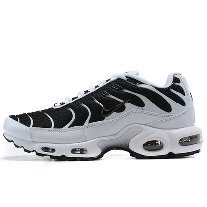 NIKE Air Max Plus "Black Metallic Pewter"