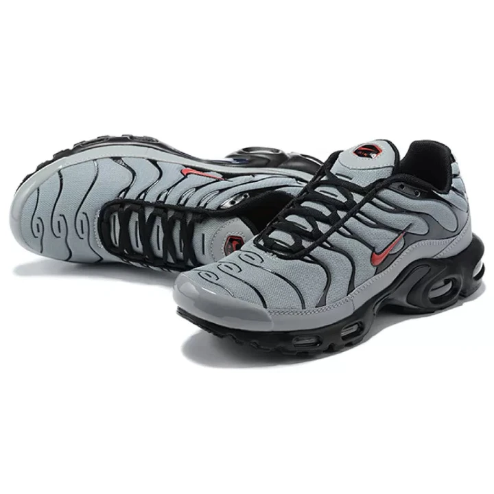 NIKE Air Max Plus