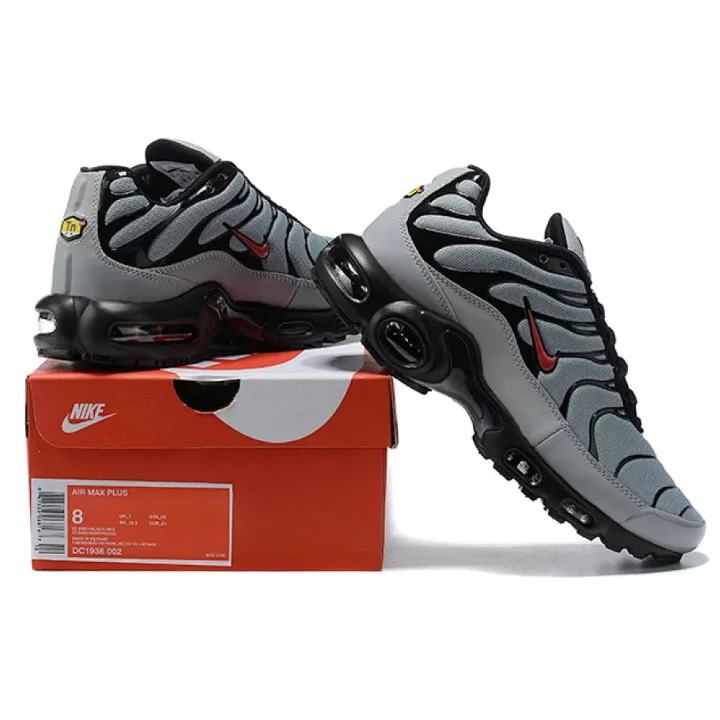 NIKE Air Max Plus