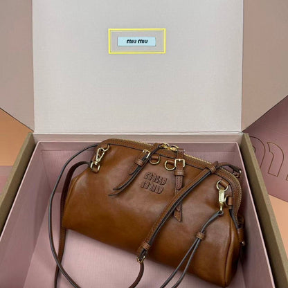 Pochette en Cuir MIU MIU