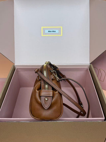 Pochette en Cuir MIU MIU