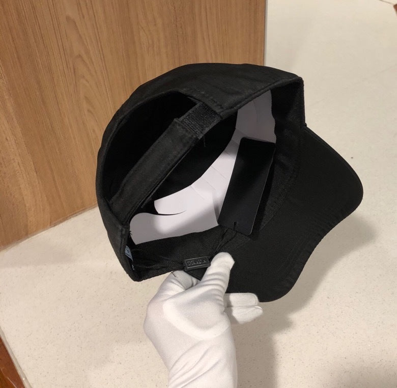 Casquette PRADA