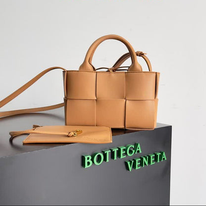 Sac Mini Fourre-Tout en Cuir BOTTEGA VENETA