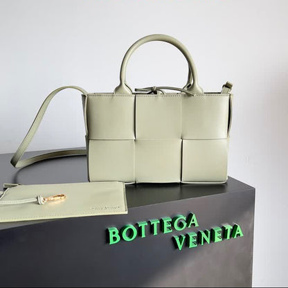 Sac Mini Fourre-Tout en Cuir BOTTEGA VENETA
