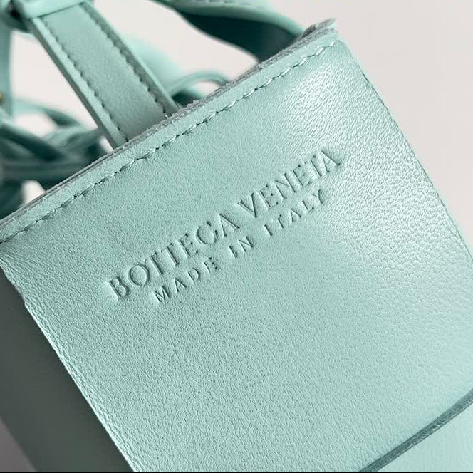 Sac Mini Fourre-Tout en Cuir BOTTEGA VENETA