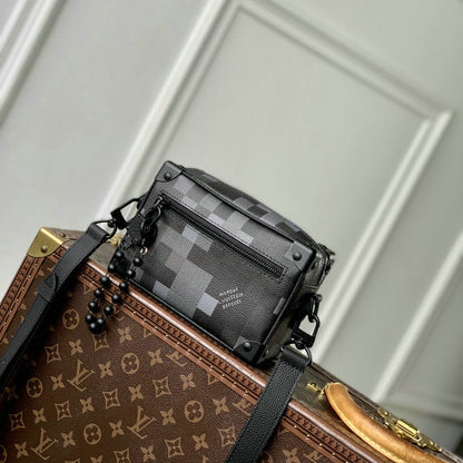 Sacoche Mini Soft Trunk Damoflage LOUIS VUITTON