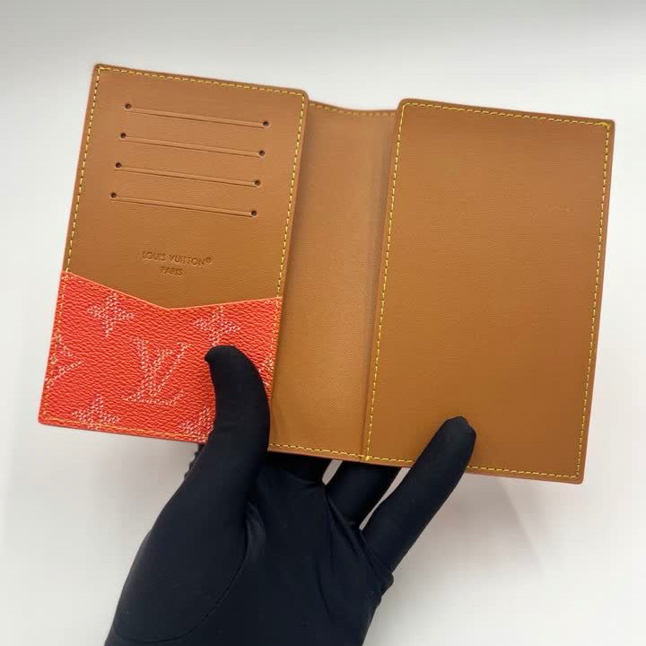 Couverture Passeport LOUIS VUITTON