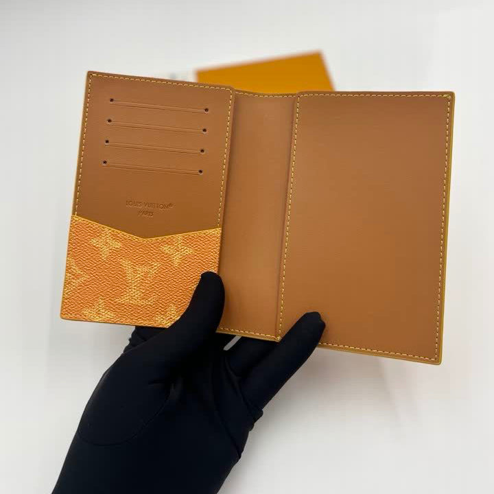Couverture Passeport LOUIS VUITTON