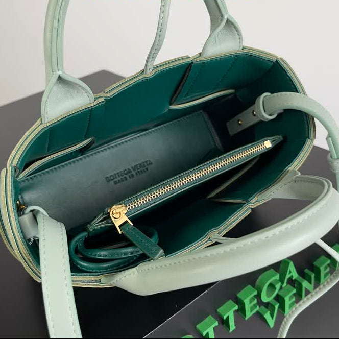 Sac Mini Fourre-Tout en Cuir BOTTEGA VENETA