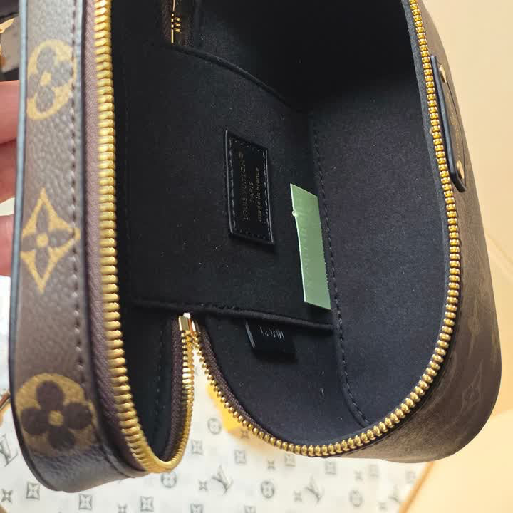 Sac Vanity PM LOUIS VUITTON
